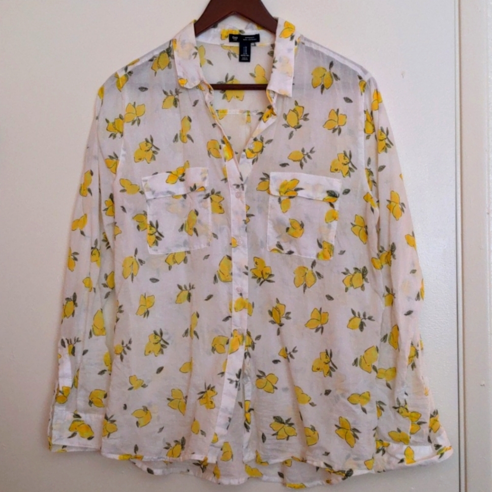 Gap Boyfriend Fit Lemons Top